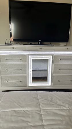 Bedroom set
