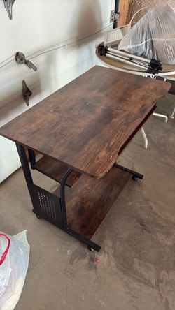 Computer desk