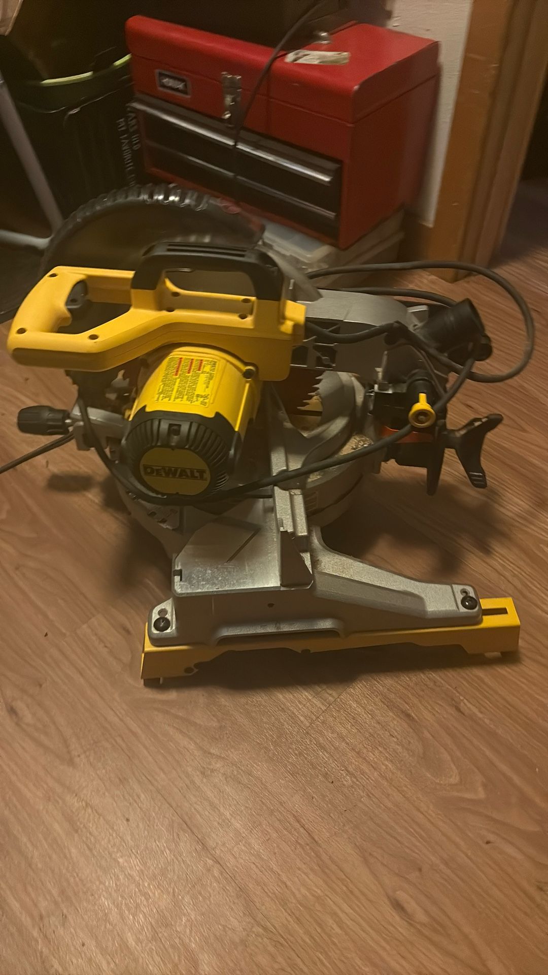 Dewault 10” Compound Miter Saw Practically New DWS713