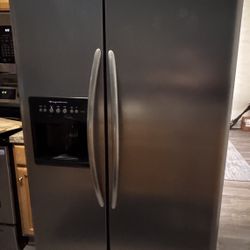 Frigidaire Fridge 