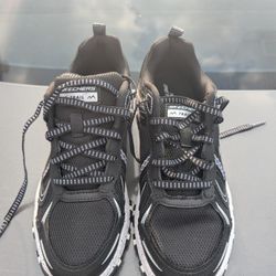 Women's Sketchers New Size 7