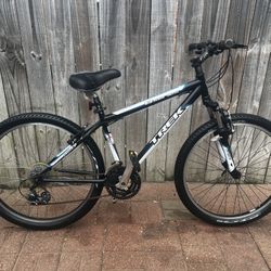 TREK 8 SERIES 26”