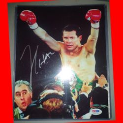 8x10 Julio Cesar Chavez Autograph Signed With Certificate of Authenticity PSA