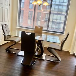 Gorgeous Glass Top Dining With 4 Mermaid Chairs - Never Used