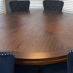 Dinning set - Table + 6 Chairs  (2 Extra Chairs Aval)