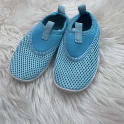 Girl water shoes