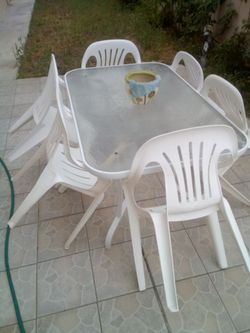 Gardening set table and 6 chairs