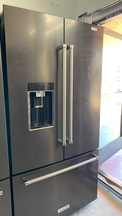 Kitchen Aid French Door Fridge ! W/ Ice & Water !