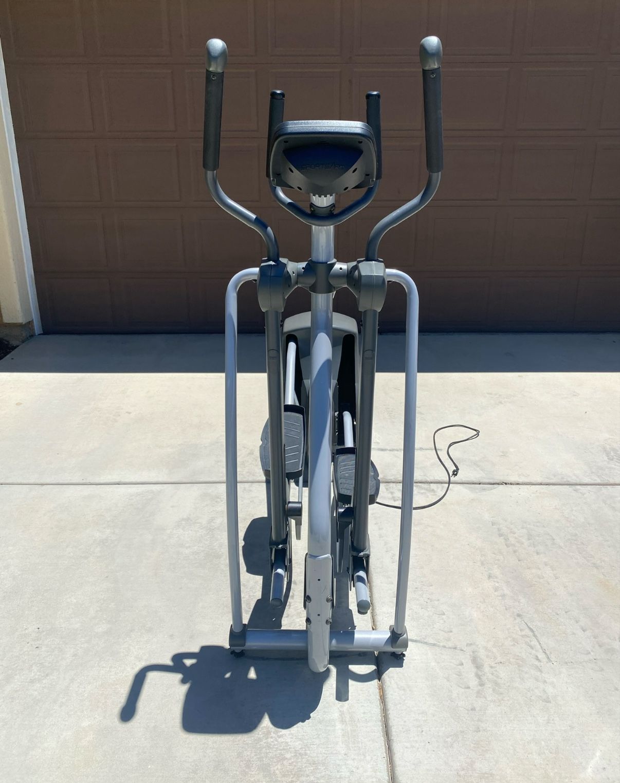 SportsArt 805P Adjustable Stride Elliptical