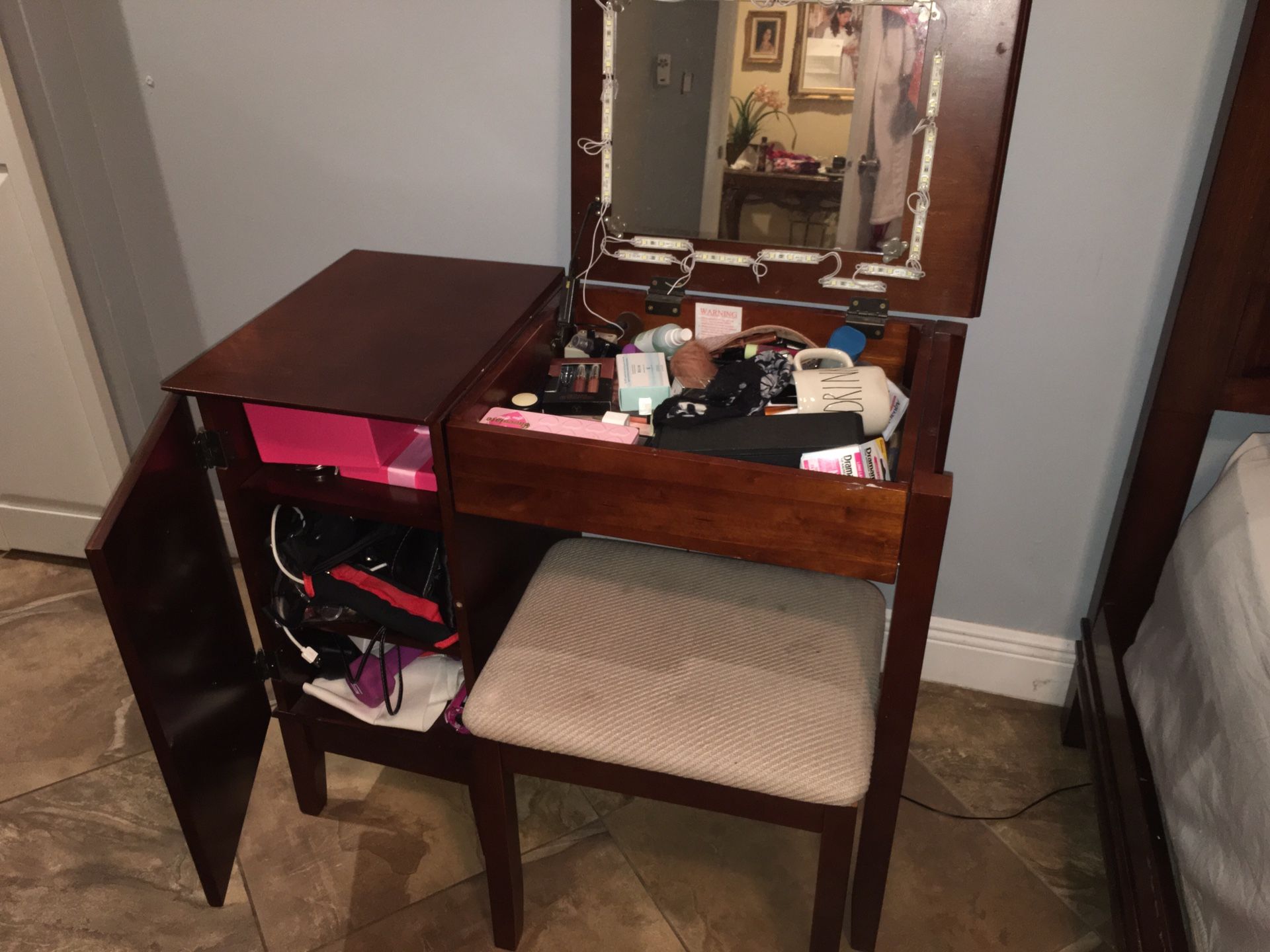 Wine small desk or vanity set with lights