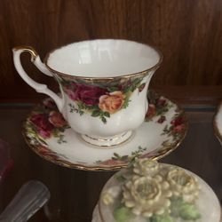 Royal Albert Country Rose (made In England) - Place Setting For 4