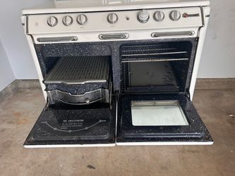 O’Keefe  & Merritt Stove gas stove Model 251￼