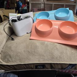 Cat, Dog Fountain, Bed, Dishes