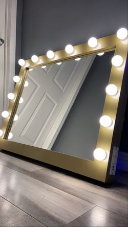 Vanity mirror