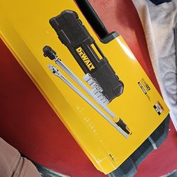 NEW Dewalt 12 Piece 1/2" Torque Wrench Set Juego De Llaves Torsiometrica