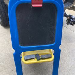 Chalkboard/easel