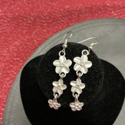 New Hawaiian Plumeria Flower Earrings 