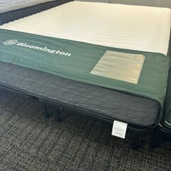 King Mattress, Take it with $10 to start! Awesome Deals!