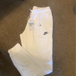 woman’s nike sweats new with tags