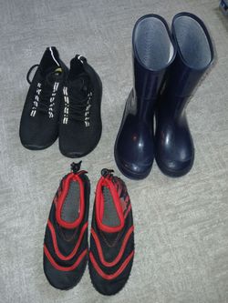 Boys Size 2/3 Shoes