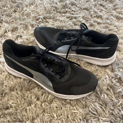 Puma Descendant V3 Running Shoes – Men’s Size 12