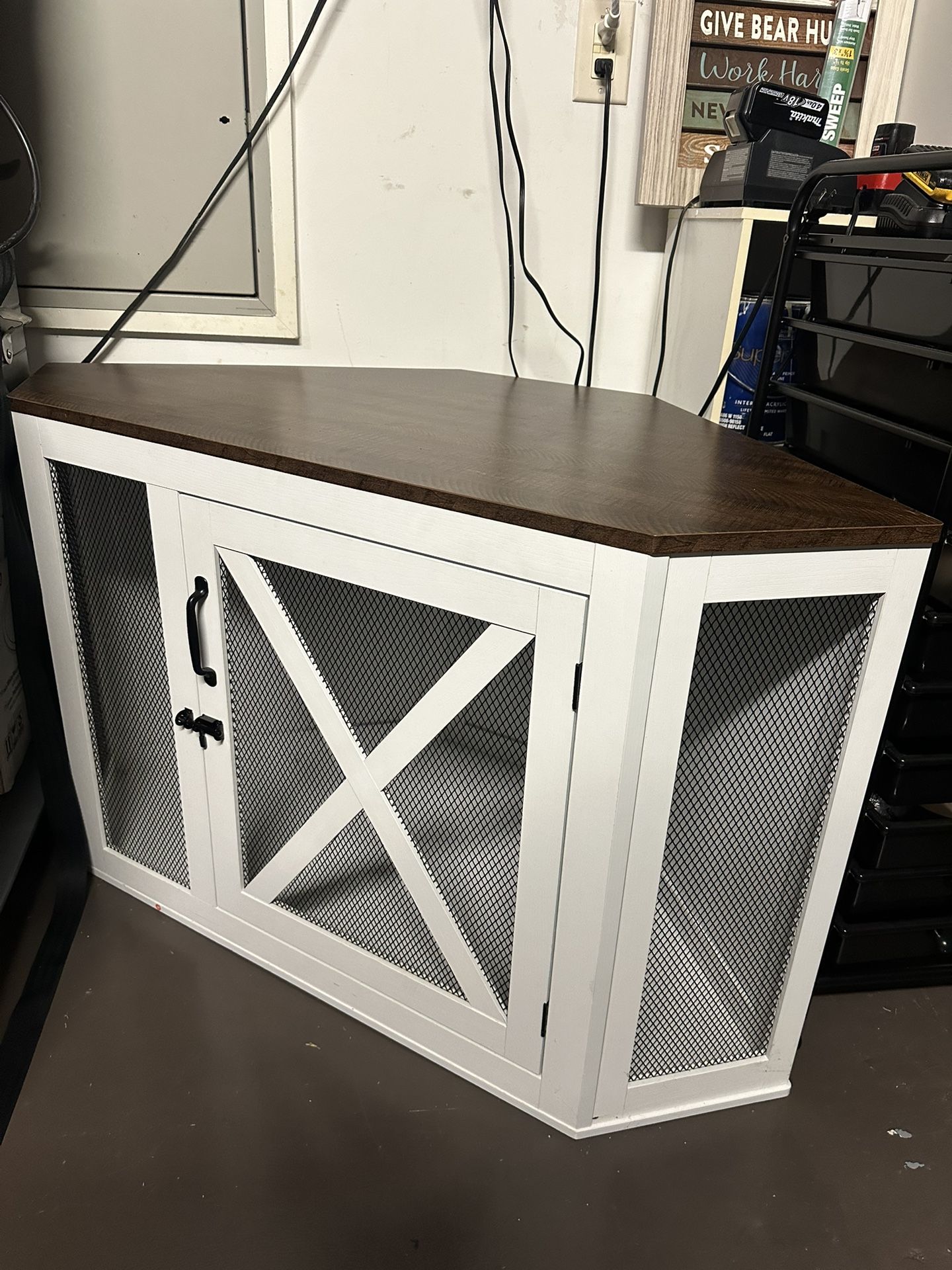 Corner Dog Cage