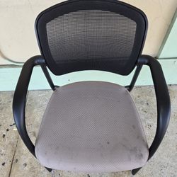 Office Chairs (It's available) READ 