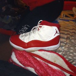 Men's Retro Air Jordan 11s (Size US 10)