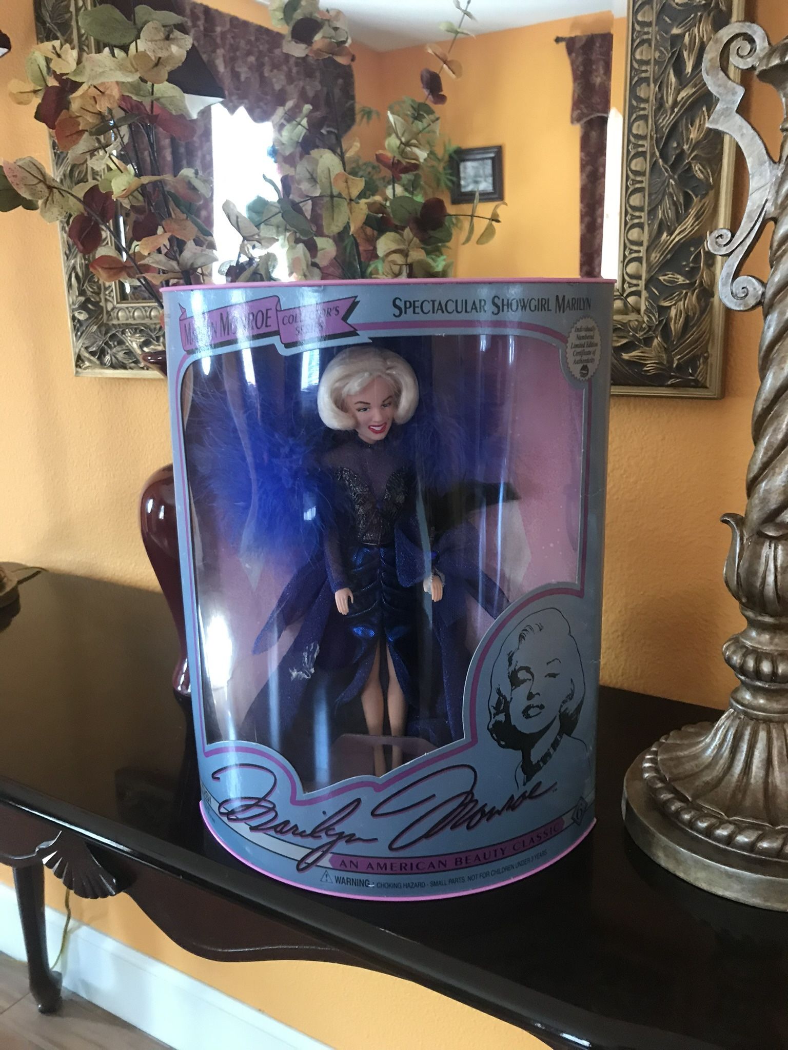 Marilyn Monroe Collector's series Doll "Spectacular Showgirl Marilyn " in factory box  