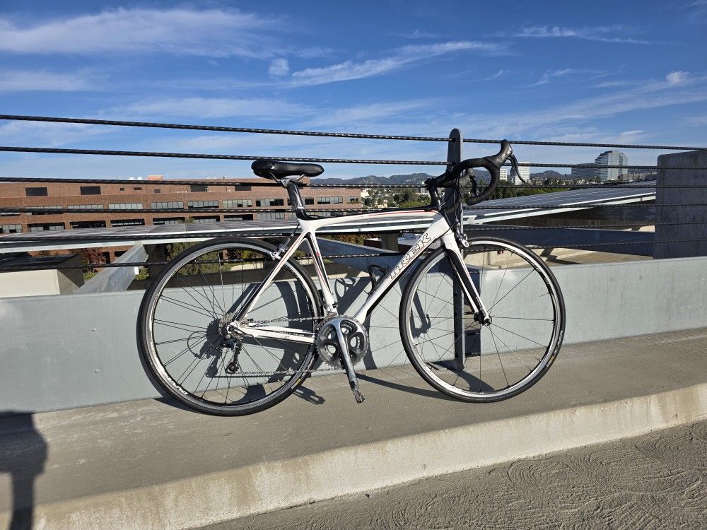 17 lb. All-Carbon Trek Madone 6.9 Racing Bike 