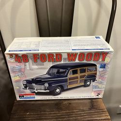 Open Box 2010 Monogram '48 Ford Woody 1:25 Scale Model Kit 