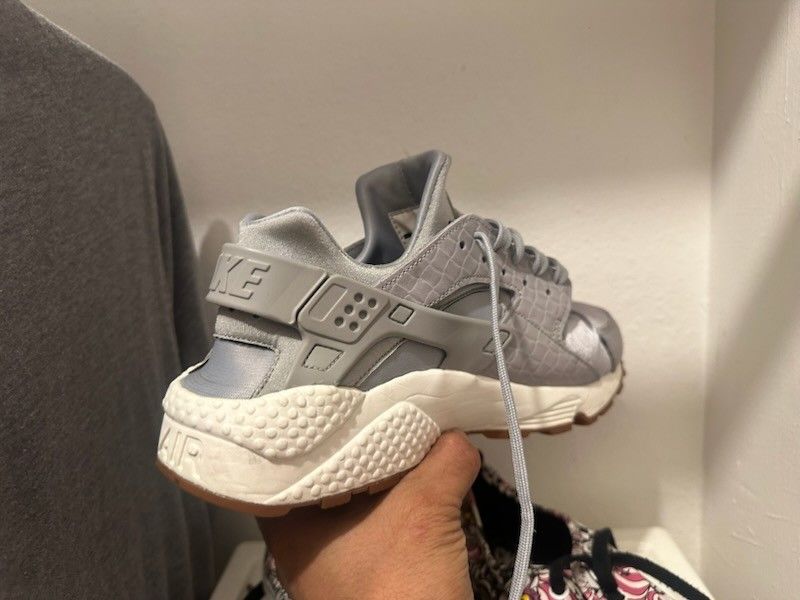 Gray/Silver Nike