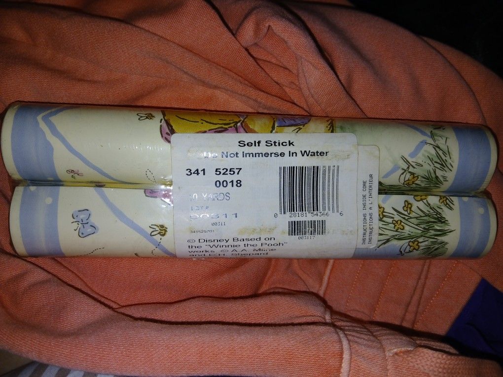 Disney Self Stick Winnie The Pooh Boarder