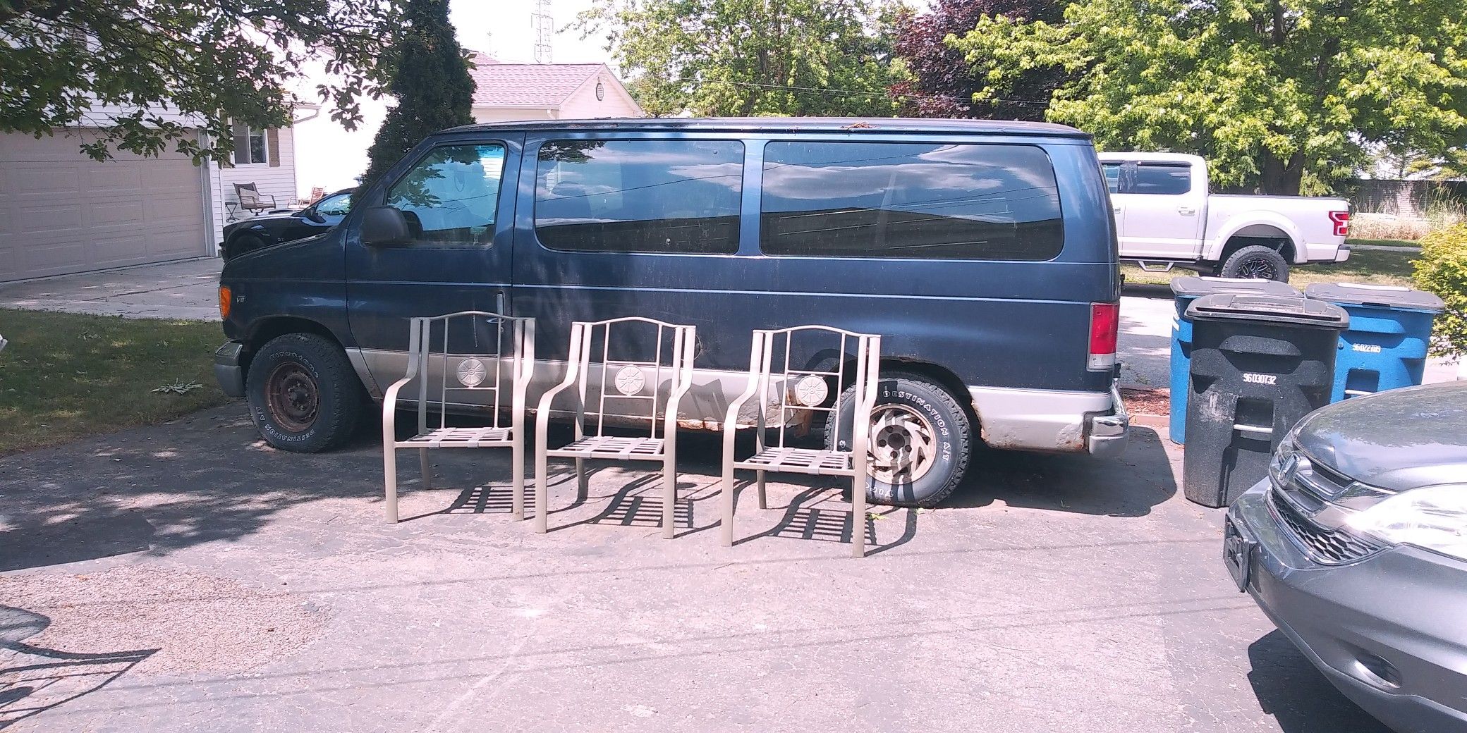 2001 Ford E150 Van that runs and drives great with a newer engine with 80k miles or Less $1000