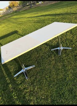 TABLE 6’ X 3’ CHOOSE LEGS 47TH AVE. AND DOBBINS IN LAVEEN