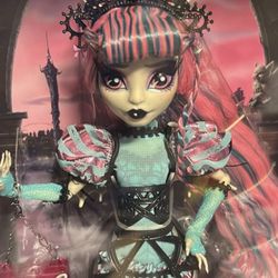 Monster High Fang Vote Rochelle Goyle Doll