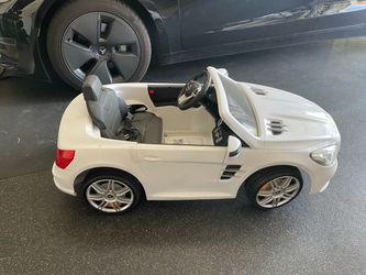 Kids electric car with remote control