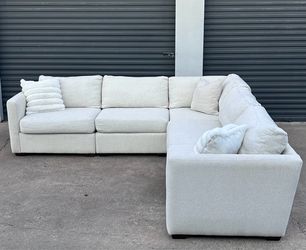 Off-White “Craftmaster” 5pc. Modular Sectional
