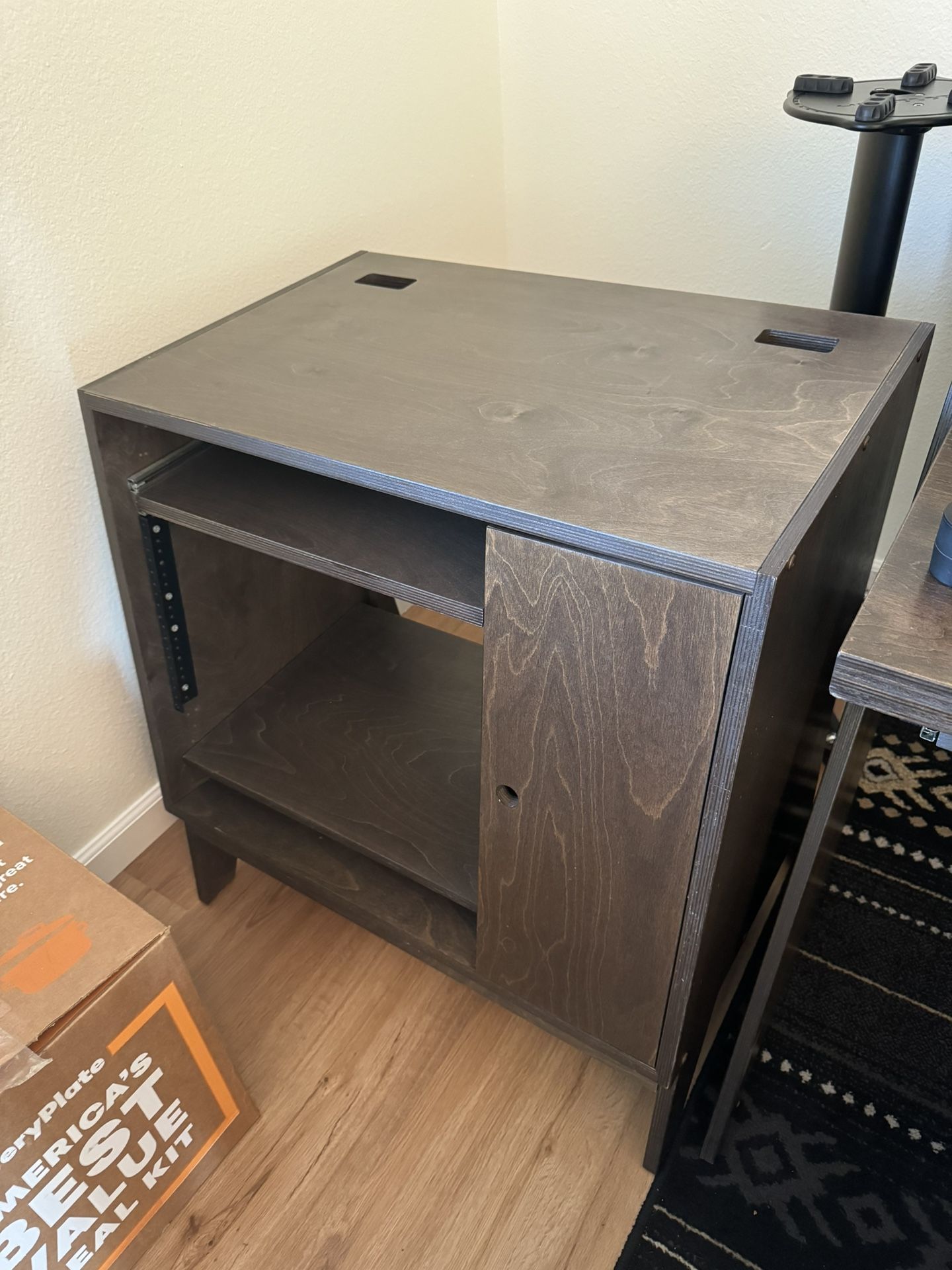 OUTPUT SIDECAR RACK w/ TRAY - KODIAK BROWN