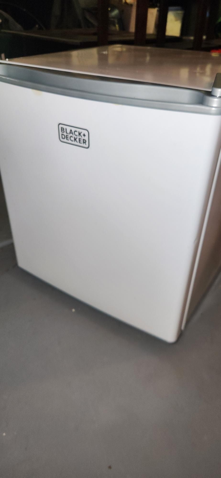 Sale! Black And Decker Mini Fridge!