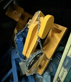 Geared Drum Dumping Carrier Forklift Attachment 1500 lb Drum Rotator Tilter