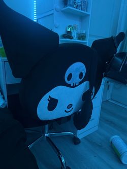 Kuromi desk chair