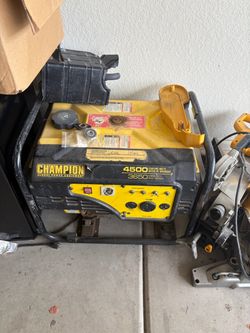 Champion 4500W Portable Gas Generator