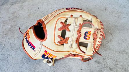 Wilson A2000 infielders glove