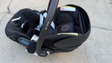 Cybex Cloud G Infant Car Seat Moon Black