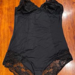 Like New Women’s H&M Black Flower Bodysuit