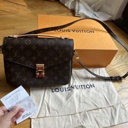 Louis Vuitton Pochette Métis