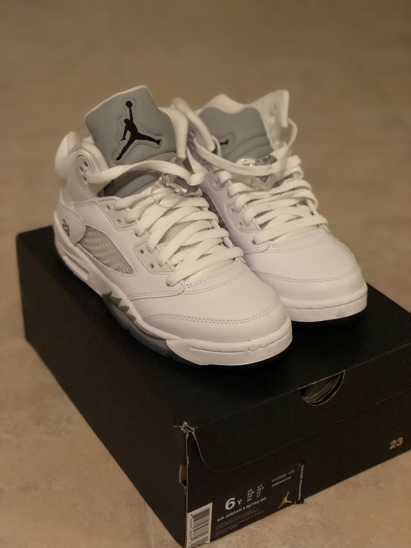 Air Jordan 5 Metallic White