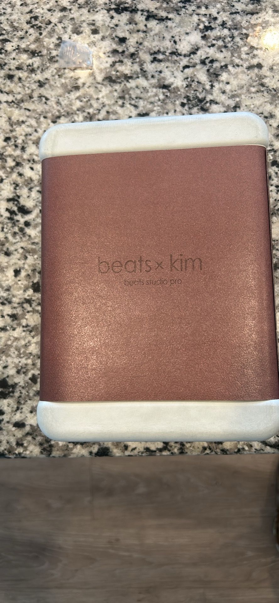 Beats Studio Pro X Kim Kardashian