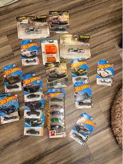 Hotwheels lot of 16 new